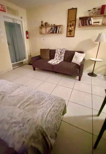 1BR Hollywood Studio – Garden, BBQ & Parking 2 Dwell