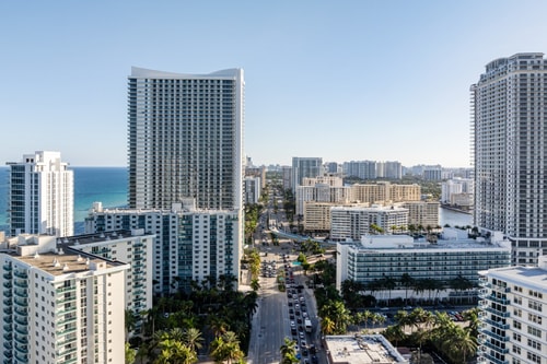 Seaside Penthouse with Pool & Direct Beach Access 45 Dwell