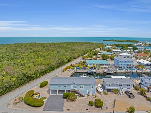 Canalfront Marathon Escape w/ Pool & Dock 15 Dwell