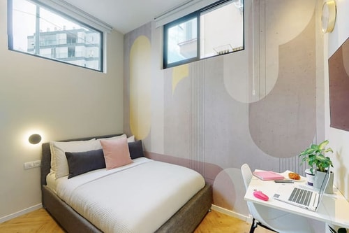 All-new studio / Walk-anywhere to beach!