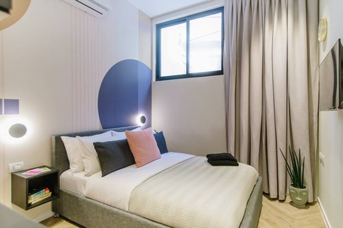 Brand new studio + Netflix!