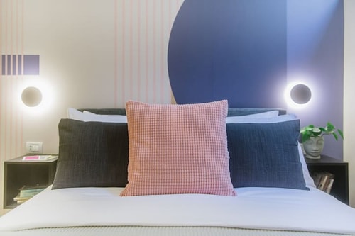 Chic and fun little studio / City center!