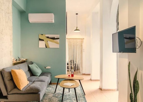 Stylish Apartment with Balcony