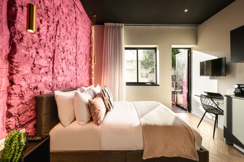 Best Studio Ever with Balcony <Amazing Location>!