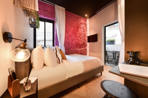 Loginn: Brand New Studio Apartment With Balcony!