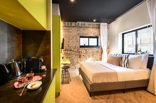 Urban Style Studio with Kitchen Near the Beach!