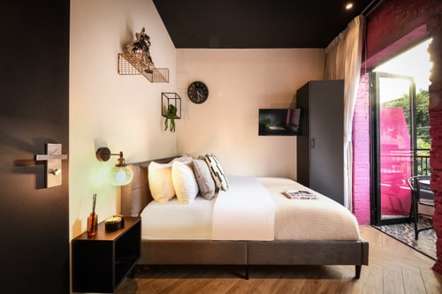 A+ Grunge Style Studio and 1min to the Beach!