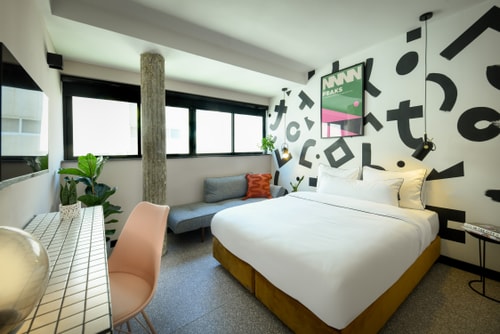LoginnHotels: Pixel studio at Dizengoff Square