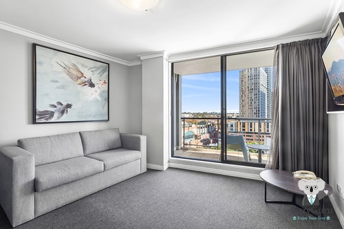 KozyGuru | Central Sydney | 2 Bed 2 Bath City View