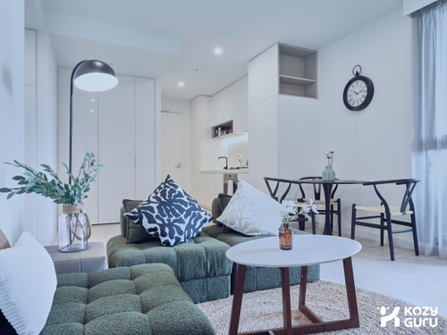 KozyGuru | Box Hill | Chic & Close to It All