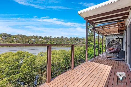 KozyGuru | Waterfront Holiday House