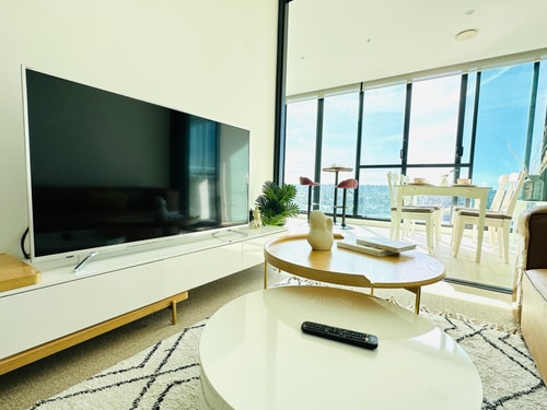 KozyGuru | Wentworth Point | 1 Bed Waterview Apt