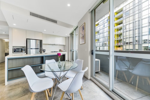 KozyGuru | Mascot | 2 Bed APT + Free Parking