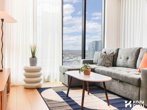 KozyGuru | Box Hill | Elegant City Hideaway