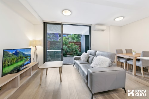 KozyGuru | Waitara | 2 Bed Apt with Private Yard