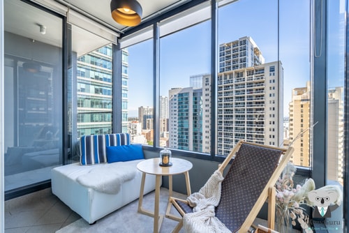 KozyGuru | 1BR Stunning CBD Views | Walk to All