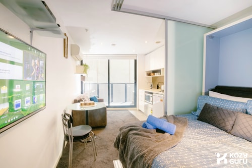 KozyGuru | Melbourne CBD | Cosy 1 Bed APT