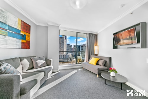 CBD - 2BR in Heart of Sydney, light rail at door