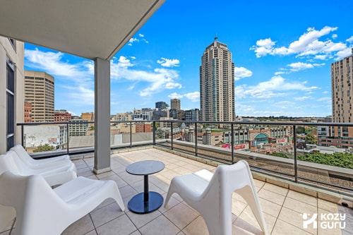 KozyGuru | Sydney Cbd 2 Bed Apt | City View