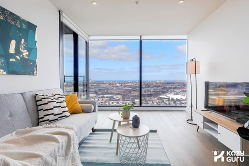 KozyGuru | Docklands | Water View Apt 1 BED