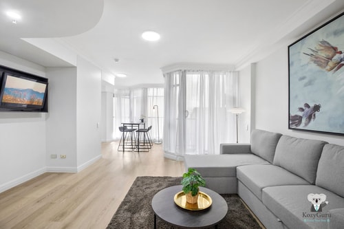 KozyGuru | Haymarket | Modern 1 Apt Best Location