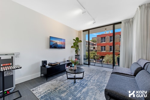 KozyGuru | Surry Hills | Freshly Cozy Apt