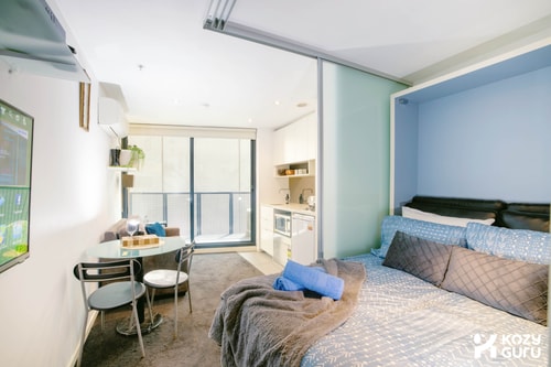 KozyGuru | Melbourne CBD | Cosy 1 Bed APT