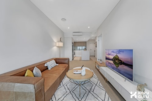KozyGuru | Wentworth Point | 1 Bed Waterview Apt