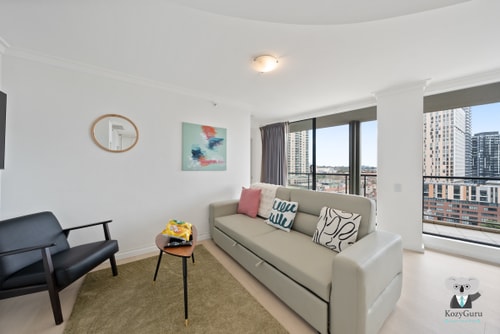 KozyGuru | Sydney CBD | Modern 2-Bedroom Apt