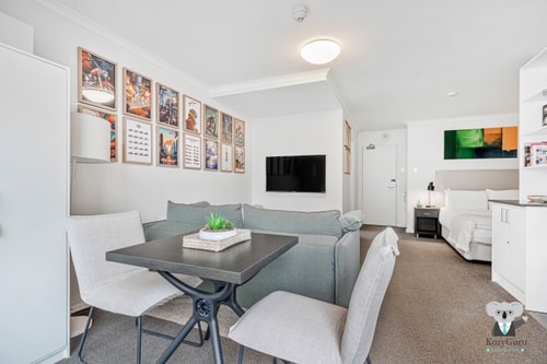 KozyGuru | Darlinghurst | Chic Studio by Hyde Park