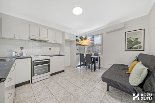 KozyGuru | Cozy 1-Bedroom Granny Flat in Fairfield
