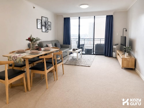 KozyGuru | Haymarket Syd | Overly Warm | 1 Bed Apt