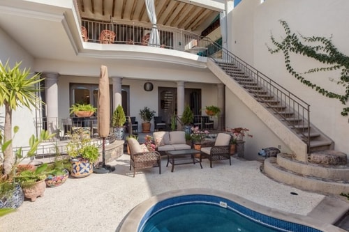 Most romantic city in the world, house for