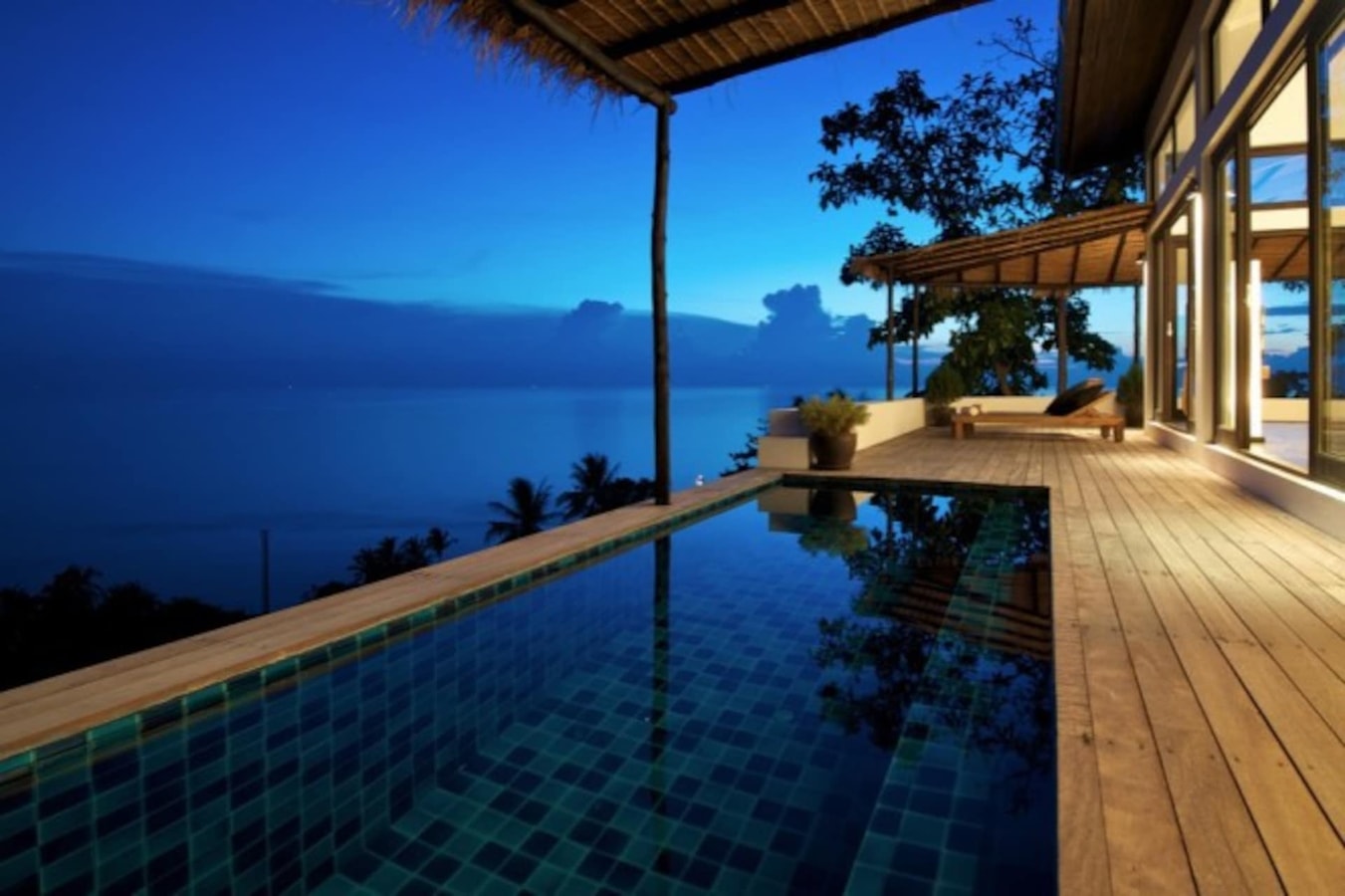 Black Sea front beach villa gallery image 2