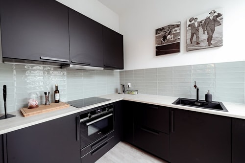 Deluxe 2 bedroom apartment top prime location 17 LVM Stays
