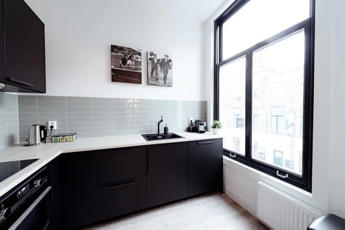 Deluxe 2 bedroom apartment top prime location 18 LVM Stays