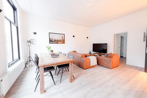 Deluxe 2 bedroom apartment top prime location 14 LVM Stays