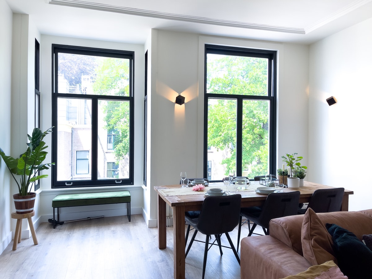 Deluxe 2 bedroom apartment top prime location gallery image 12
