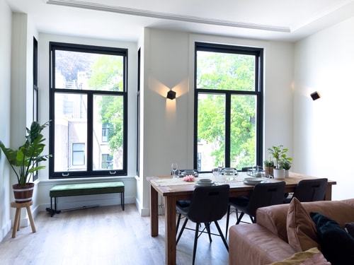 Deluxe 2 bedroom apartment top prime location 11 LVM Stays