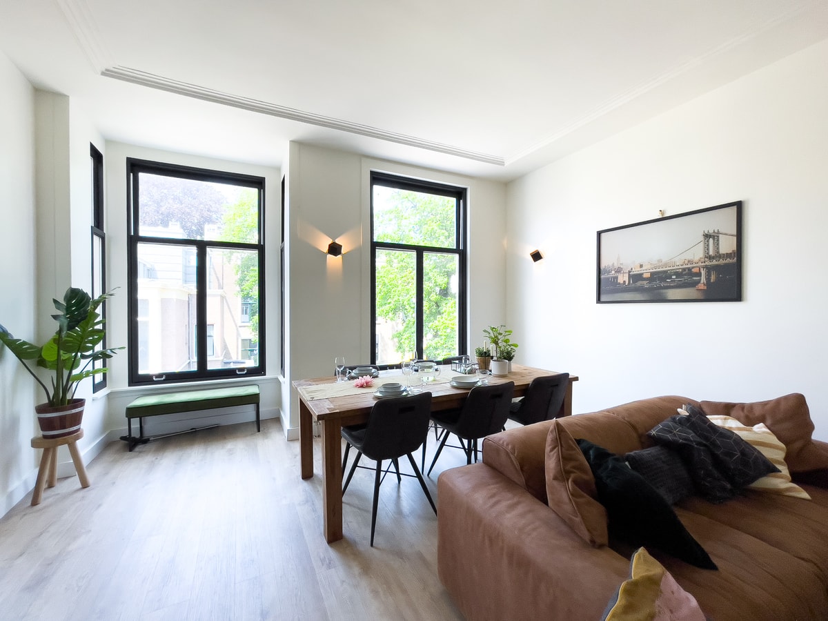 Deluxe 2 bedroom apartment top prime location gallery image 14