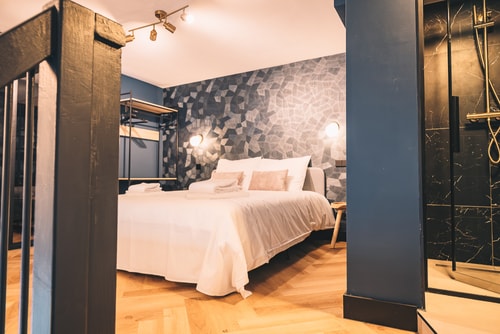 Deluxe family apartment w/ mezzanine at LVM STAYS 6 LVM Stays