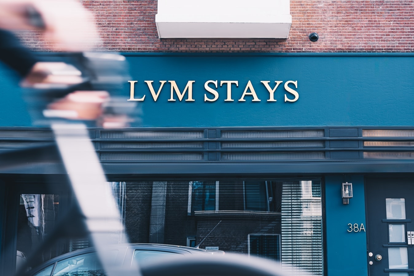 Deluxe room with mezzanine and patio at LVM STAYS gallery image 28