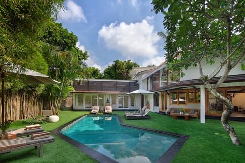 Best Location! 7 Bed/7.5 Bath Pool Villa/ Seminyak