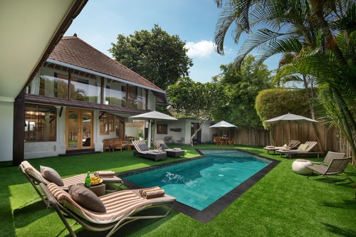 Location! 7 Bedr/7.5 Bathr Pool Villa/near beach