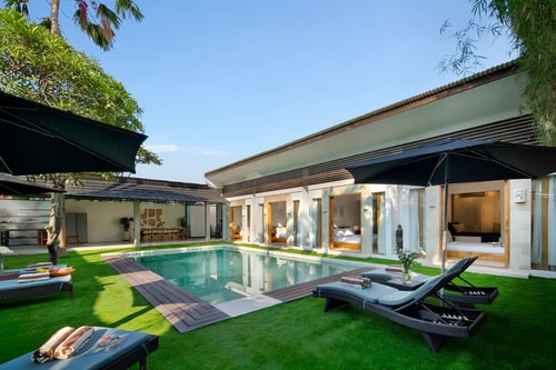 Best Location!/ Big 9 Bedr / 9 Bathr/ Near Beach