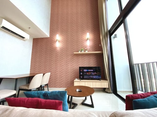 Luxury Penthouse NEAR SOGO & JAKEL
