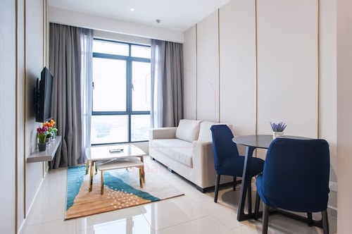PROMO Hill10 Above DoubleTree 2Bd FREE WIFI PARKING