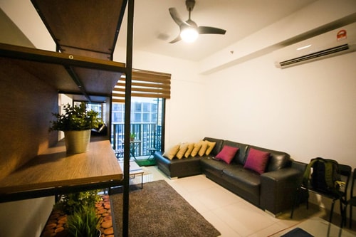 2BR iCity Near Themepark| Parking | Wifi | Netflix