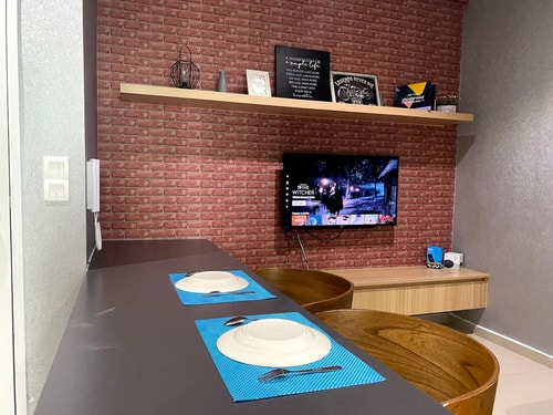 1BR iCity NEAR Mall | Parking | Wifi | Netflix