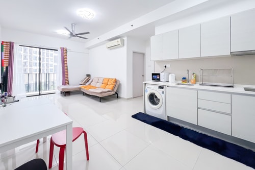 2 bedroom iCity Free Parking